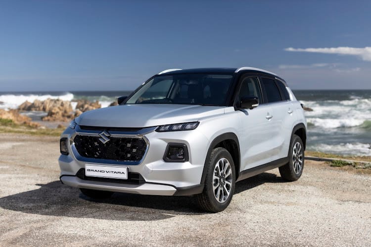 Cicilan Suzuki Grand Vitara Hybrid dan Penjelasan Semua Fiturnya